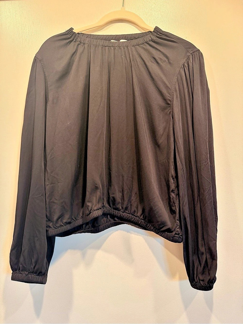 Bella Dahl Elastic Shirred Top Long Sleeve Blouse in Black Size Medium